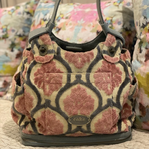 Petunia Pickle Bottom Cake Diaper Bag 